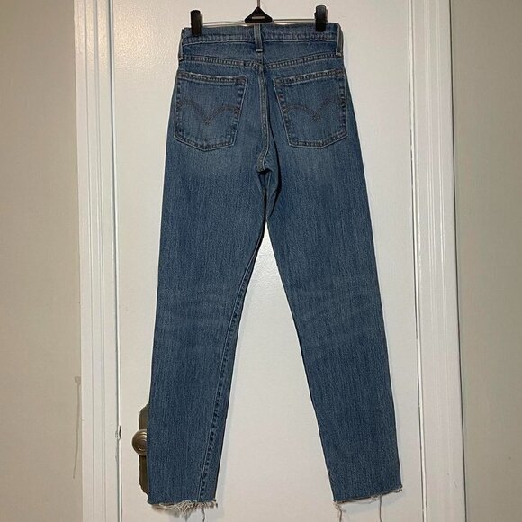 LEVI’S Distressed Wedgie Icon Fit Jean size 24 - Picture 6 of 6